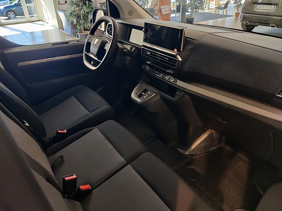 Peugeot e-Expert 8 of 8