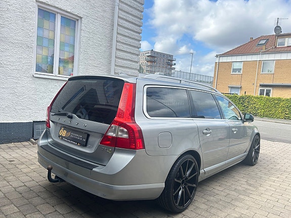 Volvo V70 8 of 26