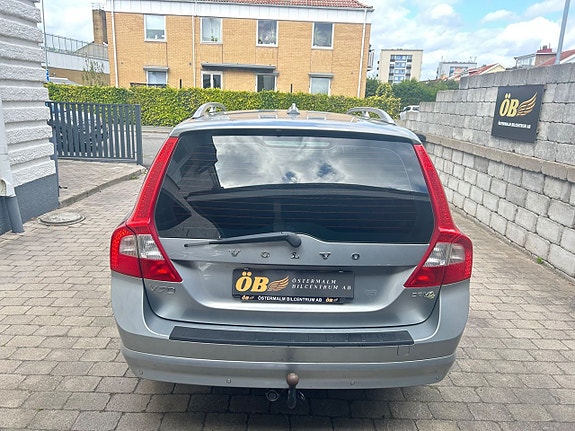 Volvo V70 11 of 26