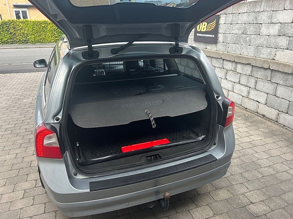 Volvo V70 12 of 26