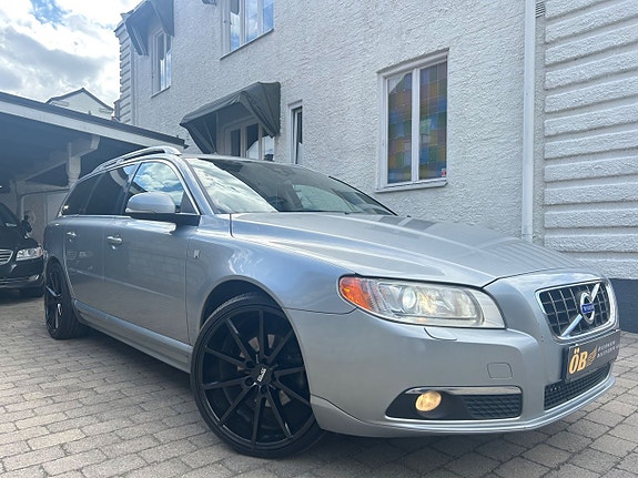 Volvo V70 4 of 26