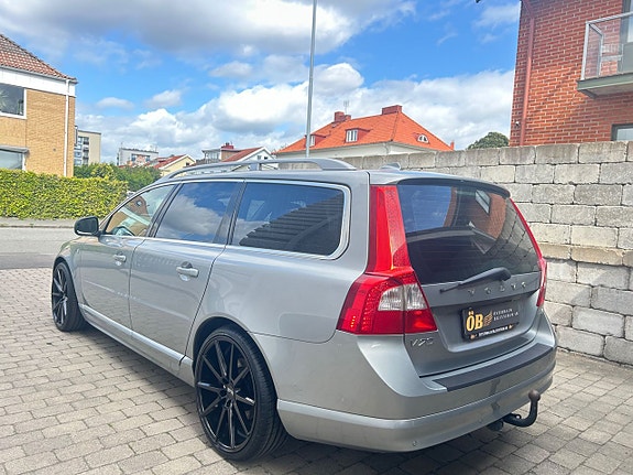 Volvo V70 7 of 26