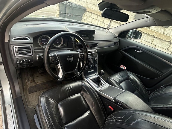 Volvo V70 13 of 26