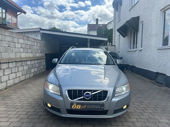 Volvo V70 3 of 26