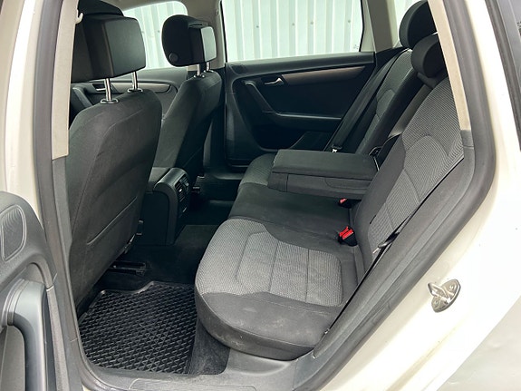 Volkswagen Passat 6 of 10