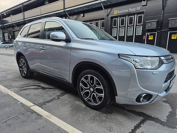 Mitsubishi Outlander 3 of 5