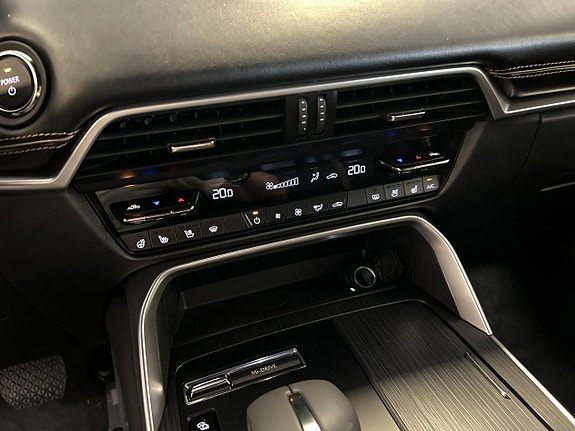 Mazda CX-60 8 of 9