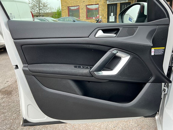 Peugeot 308 10 of 18