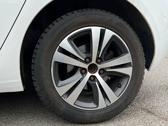 Peugeot 308 7 of 18