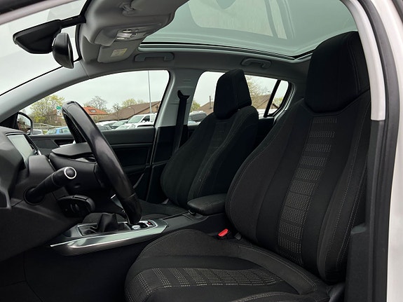 Peugeot 308 9 of 18