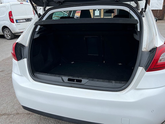 Peugeot 308 13 of 18