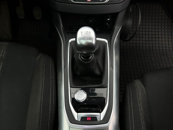 Peugeot 308 16 of 18