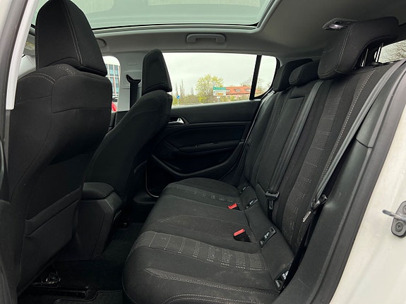 Peugeot 308 11 of 18