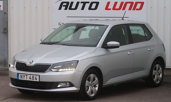 Skoda Fabia 2 of 5