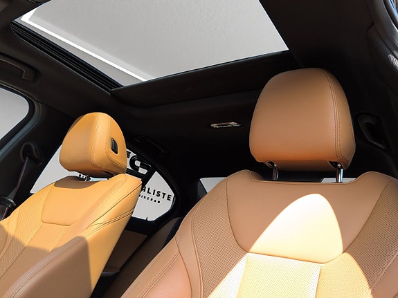 BMW 330e 18 of 27