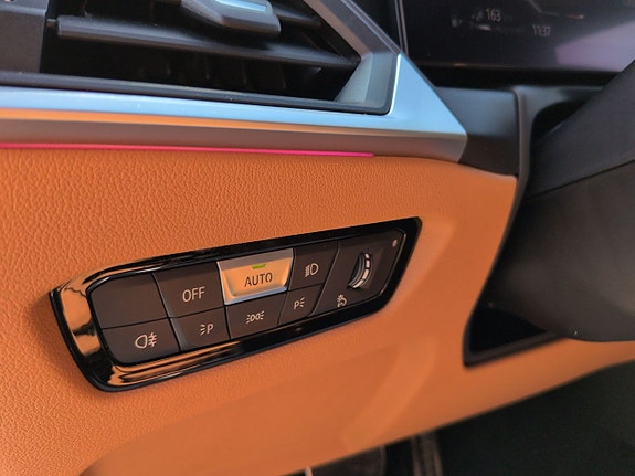BMW 330e 19 of 27