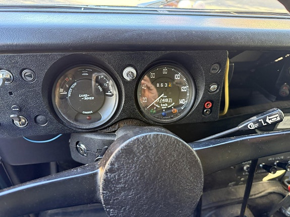 Land Rover Defender 90 4 of 5