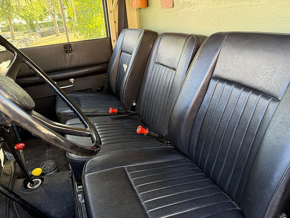 Land Rover Defender 90 3 of 5