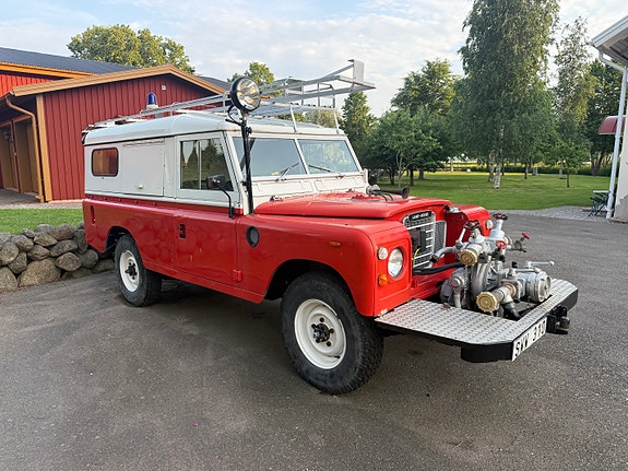 Land Rover Defender 90 2 of 5