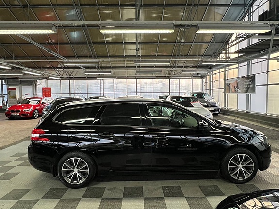 Peugeot 308 SW 7 of 16
