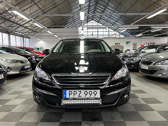 Peugeot 308 SW 8 of 16