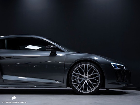Audi R8 9 of 27