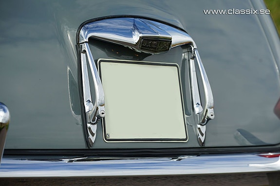 Jaguar Mark VIII 22 of 27