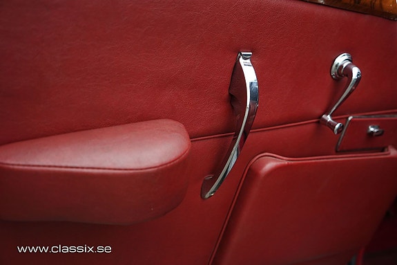 Jaguar Mark VIII 10 of 27