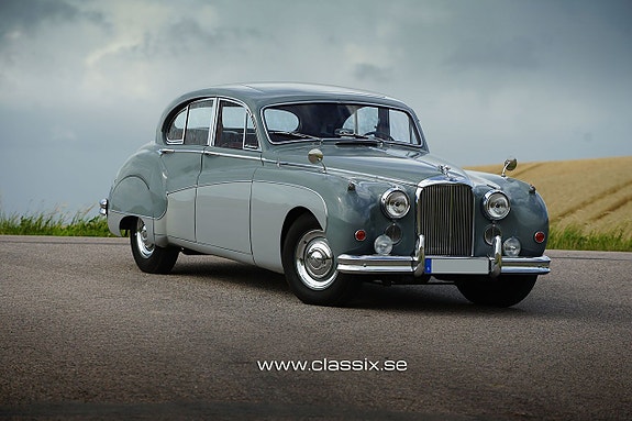 Jaguar Mark VIII 3 of 5
