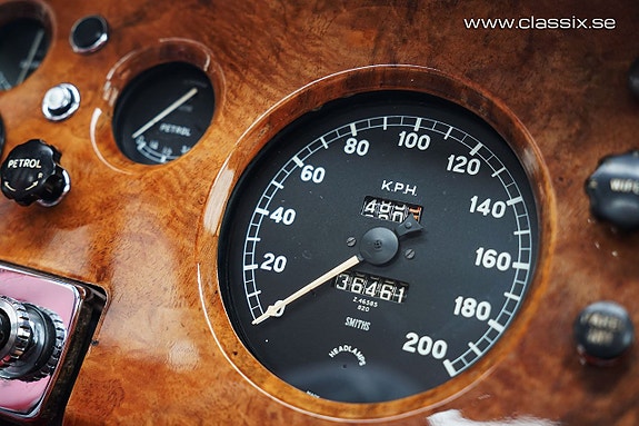 Jaguar Mark VIII 21 of 27