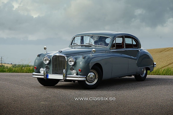Jaguar Mark VIII 26 of 27