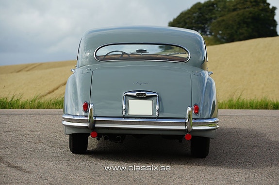 Jaguar Mark VIII 25 of 27