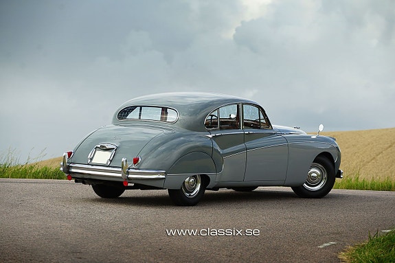 Jaguar Mark VIII 9 of 27