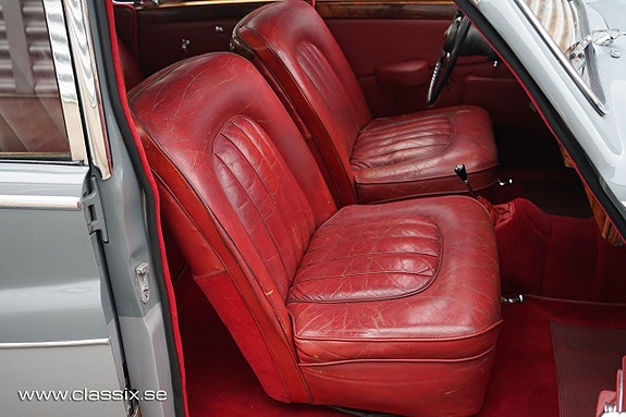 Jaguar Mark VIII 14 of 27