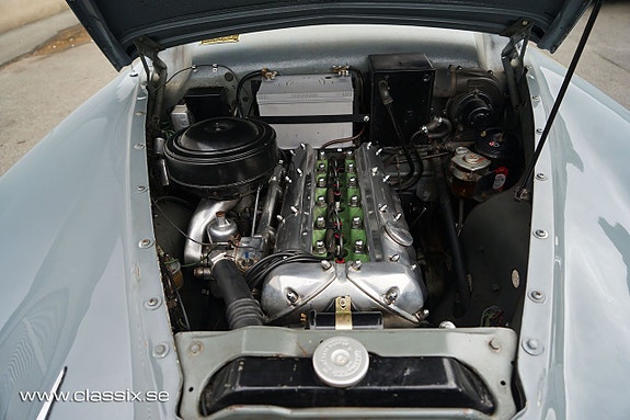 Jaguar Mark VIII 5 of 5