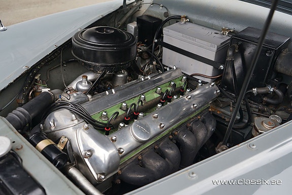 Jaguar Mark VIII 12 of 27