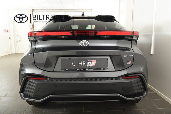 Toyota C-HR 4 of 13