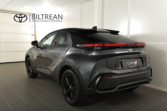 Toyota C-HR 3 of 13