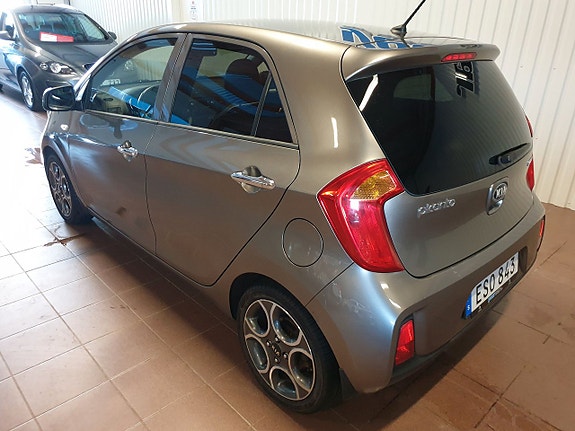 Kia Picanto 2 of 5