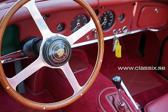 Jaguar XK150 8 of 9
