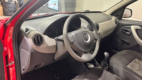 Dacia Sandero 3 of 5
