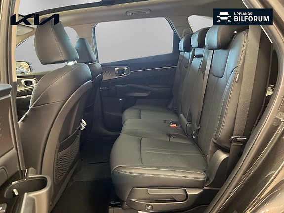 Kia Sorento 9 of 22