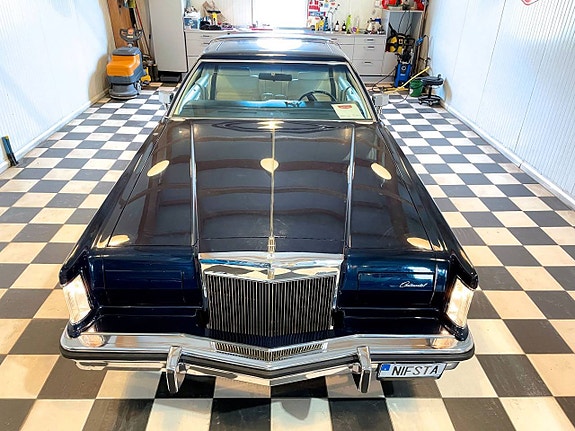 Lincoln Continental 5 of 5