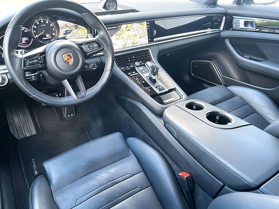Porsche Panamera 4 6 of 10