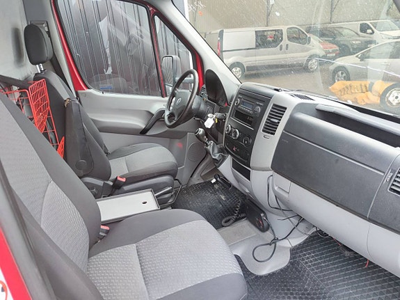Volkswagen Crafter 6 of 12