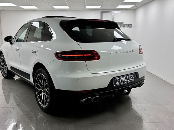 Porsche Macan S 13 of 16