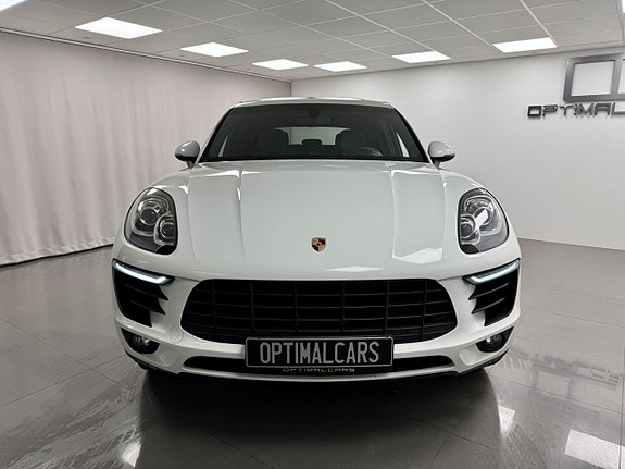 Porsche Macan S 8 of 16