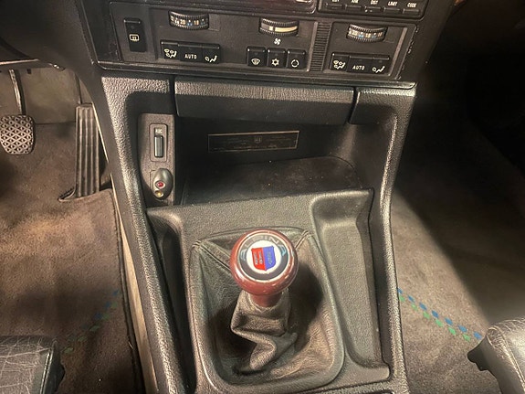 Alpina B10 13 of 19