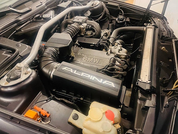 Alpina B10 15 of 19