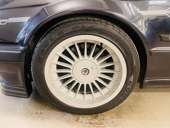 Alpina B10 14 of 19
